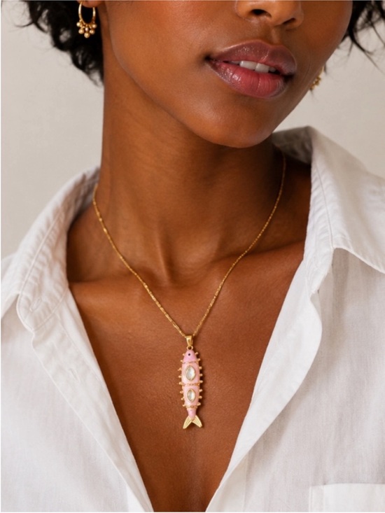 Anthropologie Jewelry - Gold Chain Necklace with Pink Fish Pendant and Pearl Details